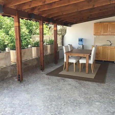 Sunset House בית נופש *